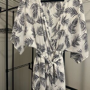 Chic White and Black Leaf Print Long Sleeve Dress